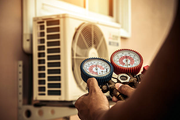Professional Hvac Installation technician working in Monroeville, AL